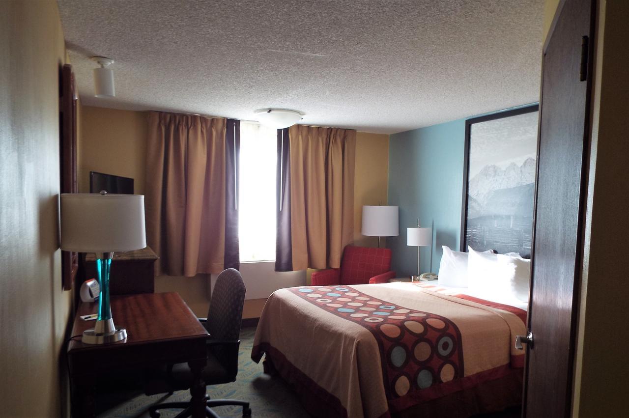 Super 8 By Wyndham Casper East/Evansville Exterior photo